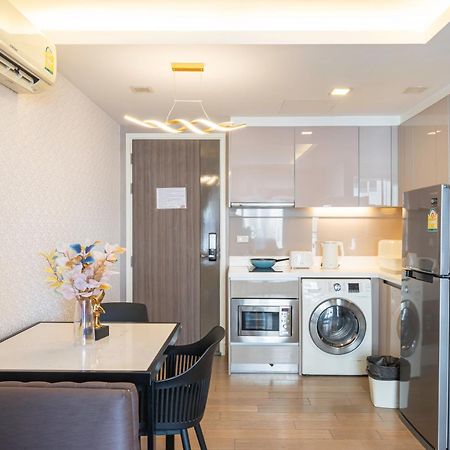 شقة Dazzle Sukhumvit 7 By Lefoyer بانكوك المظهر الخارجي الصورة