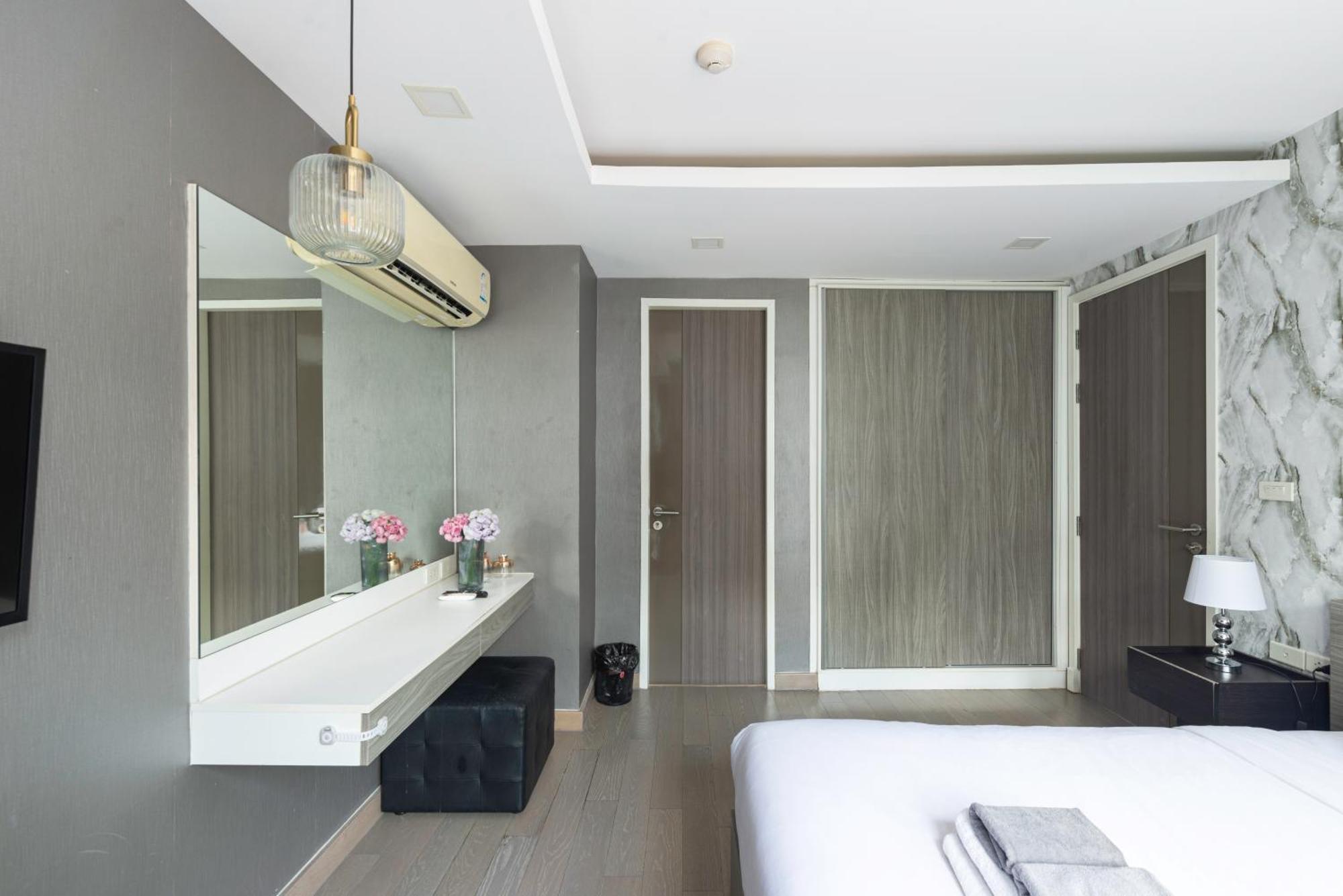 شقة Dazzle Sukhumvit 7 By Lefoyer بانكوك المظهر الخارجي الصورة