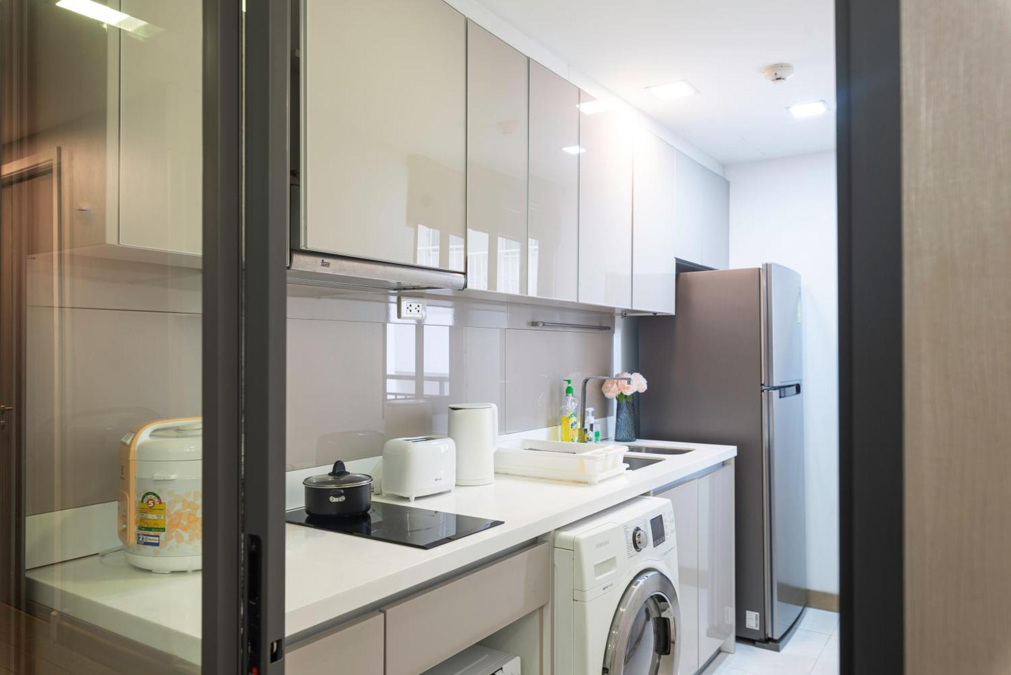 شقة Dazzle Sukhumvit 7 By Lefoyer بانكوك المظهر الخارجي الصورة